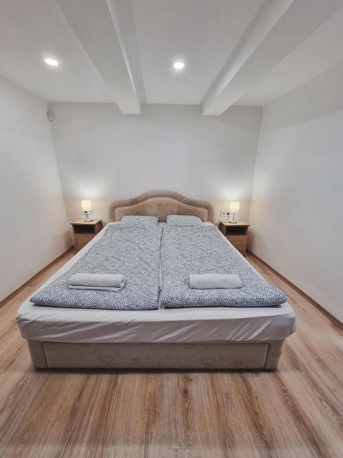 شقة Gyöngyös  في Gyongy Apartmanhazak المظهر الخارجي الصورة