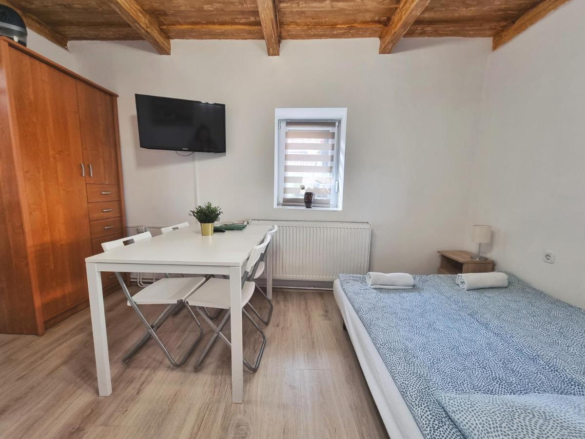 شقة Gyöngyös  في Gyongy Apartmanhazak المظهر الخارجي الصورة